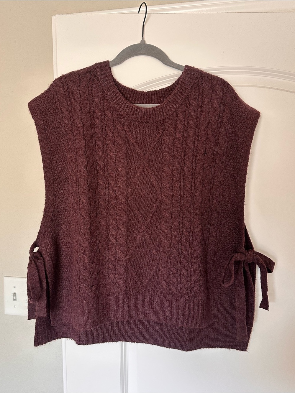 American Eagle Cable Knit Side-Tie Sweater Vest - Burgundy XL